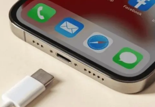 黄骅苹果15维修分享iPhone15改USB-C接口后能和安卓用户互借充电器吗 